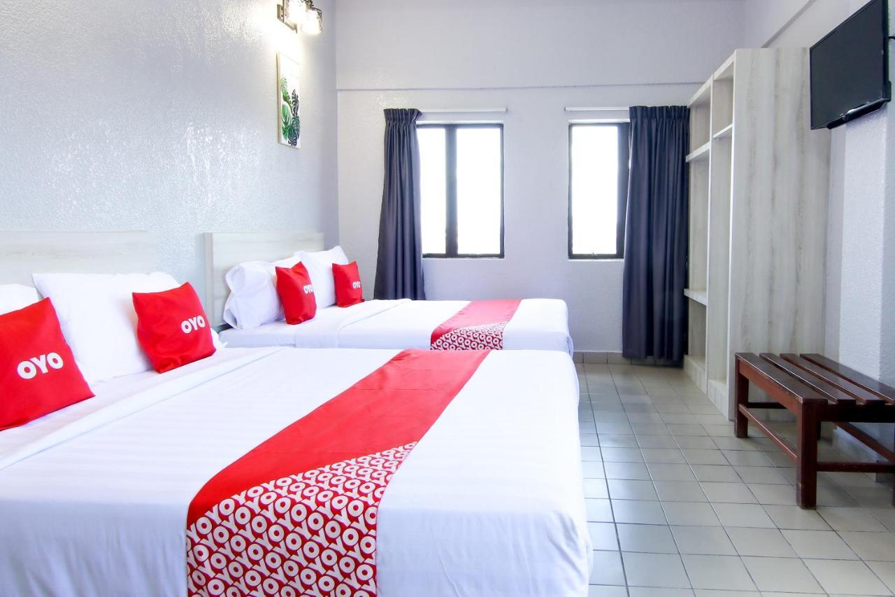 Oyo 89846 Lotus Inn Hotel Malacca Екстериор снимка