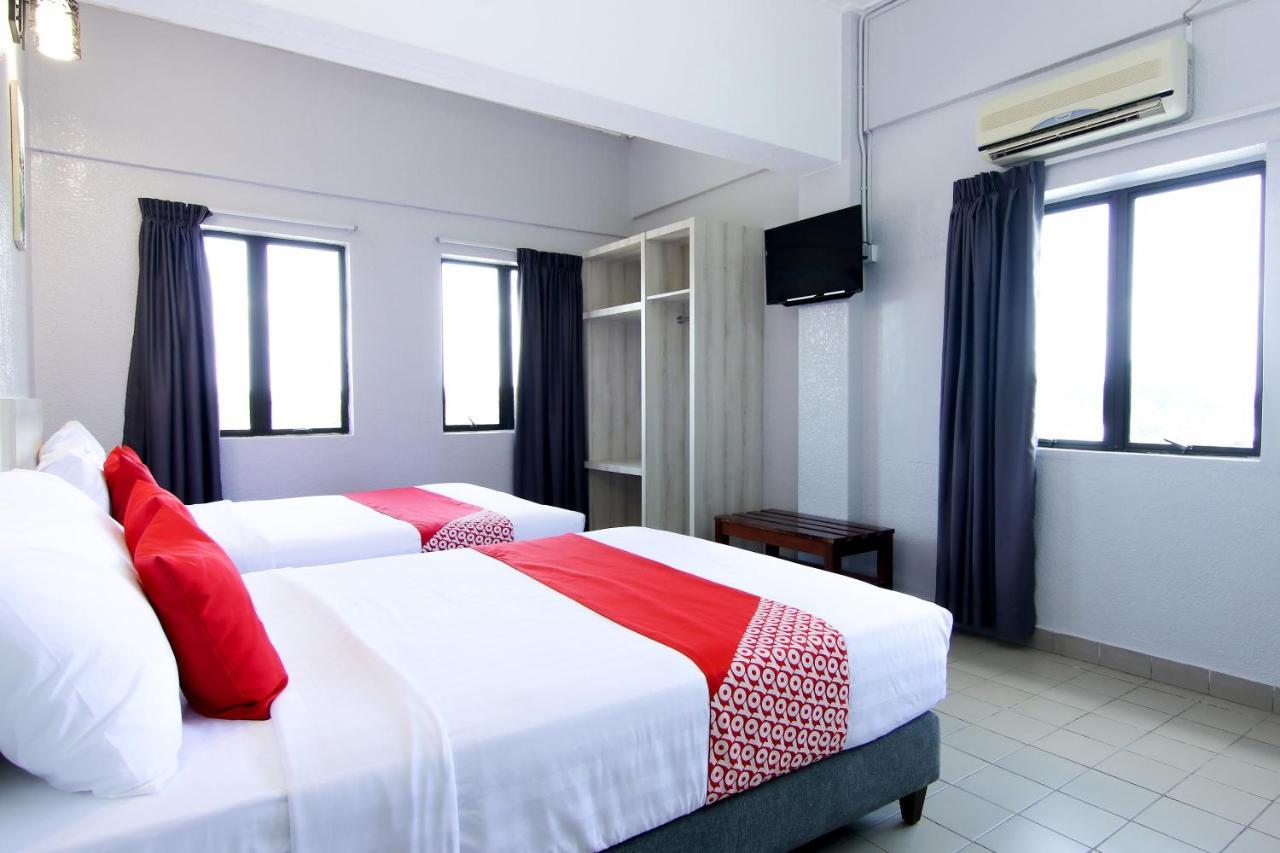 Oyo 89846 Lotus Inn Hotel Malacca Екстериор снимка
