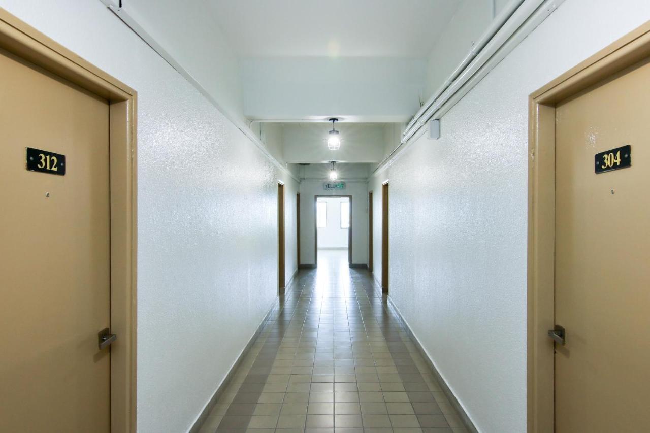 Oyo 89846 Lotus Inn Hotel Malacca Екстериор снимка