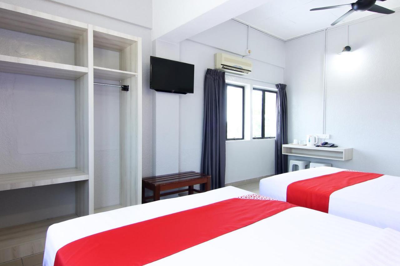 Oyo 89846 Lotus Inn Hotel Malacca Екстериор снимка