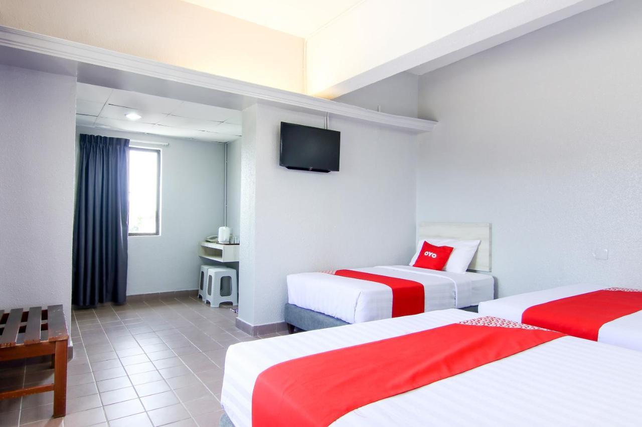 Oyo 89846 Lotus Inn Hotel Malacca Екстериор снимка
