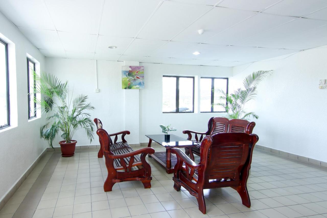 Oyo 89846 Lotus Inn Hotel Malacca Екстериор снимка
