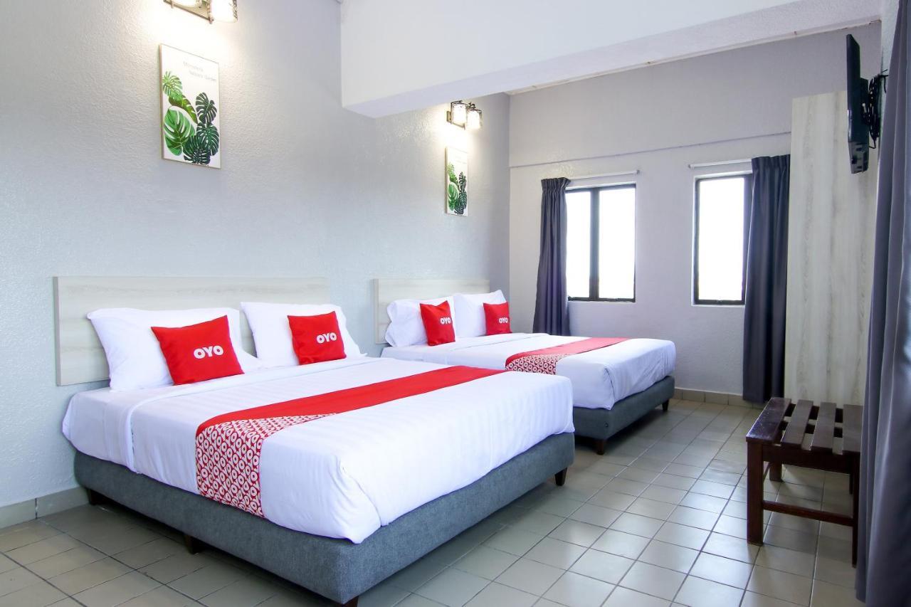 Oyo 89846 Lotus Inn Hotel Malacca Екстериор снимка