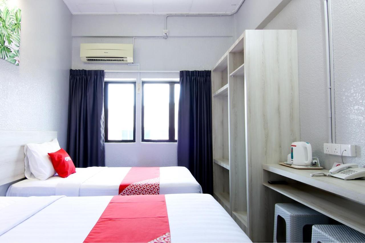 Oyo 89846 Lotus Inn Hotel Malacca Екстериор снимка