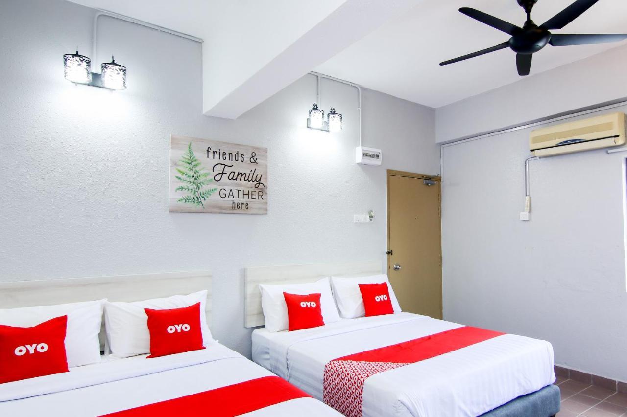 Oyo 89846 Lotus Inn Hotel Malacca Екстериор снимка