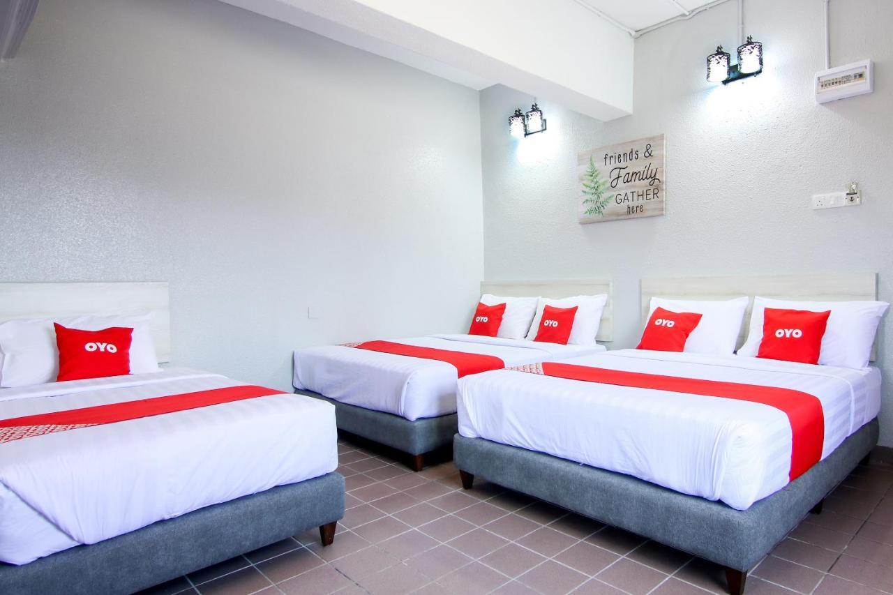 Oyo 89846 Lotus Inn Hotel Malacca Екстериор снимка