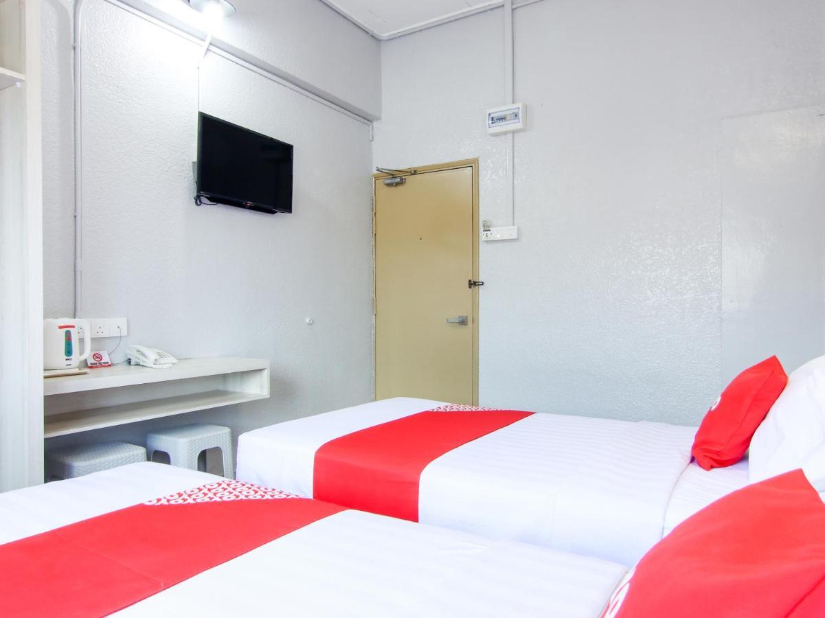 Oyo 89846 Lotus Inn Hotel Malacca Екстериор снимка