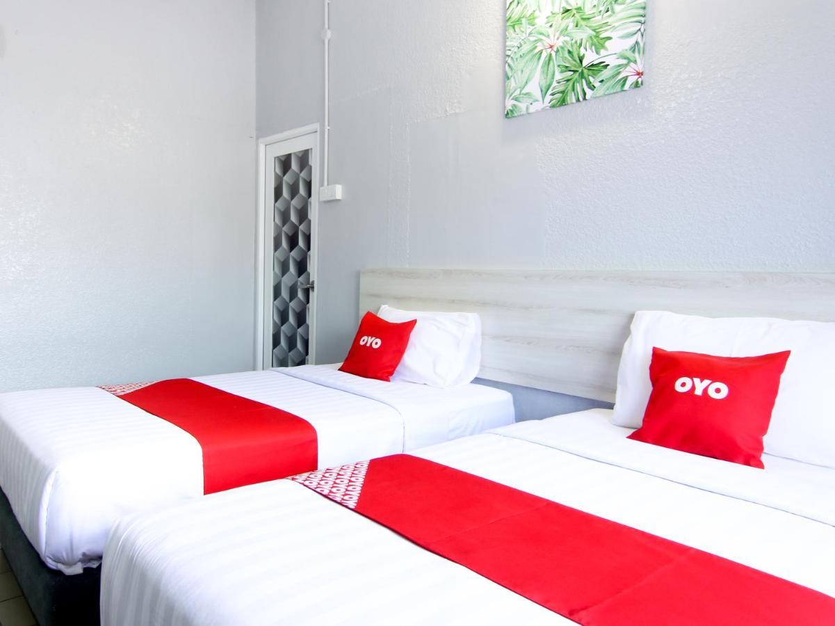 Oyo 89846 Lotus Inn Hotel Malacca Екстериор снимка