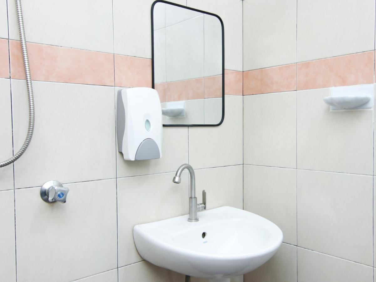 Oyo 89846 Lotus Inn Hotel Malacca Екстериор снимка