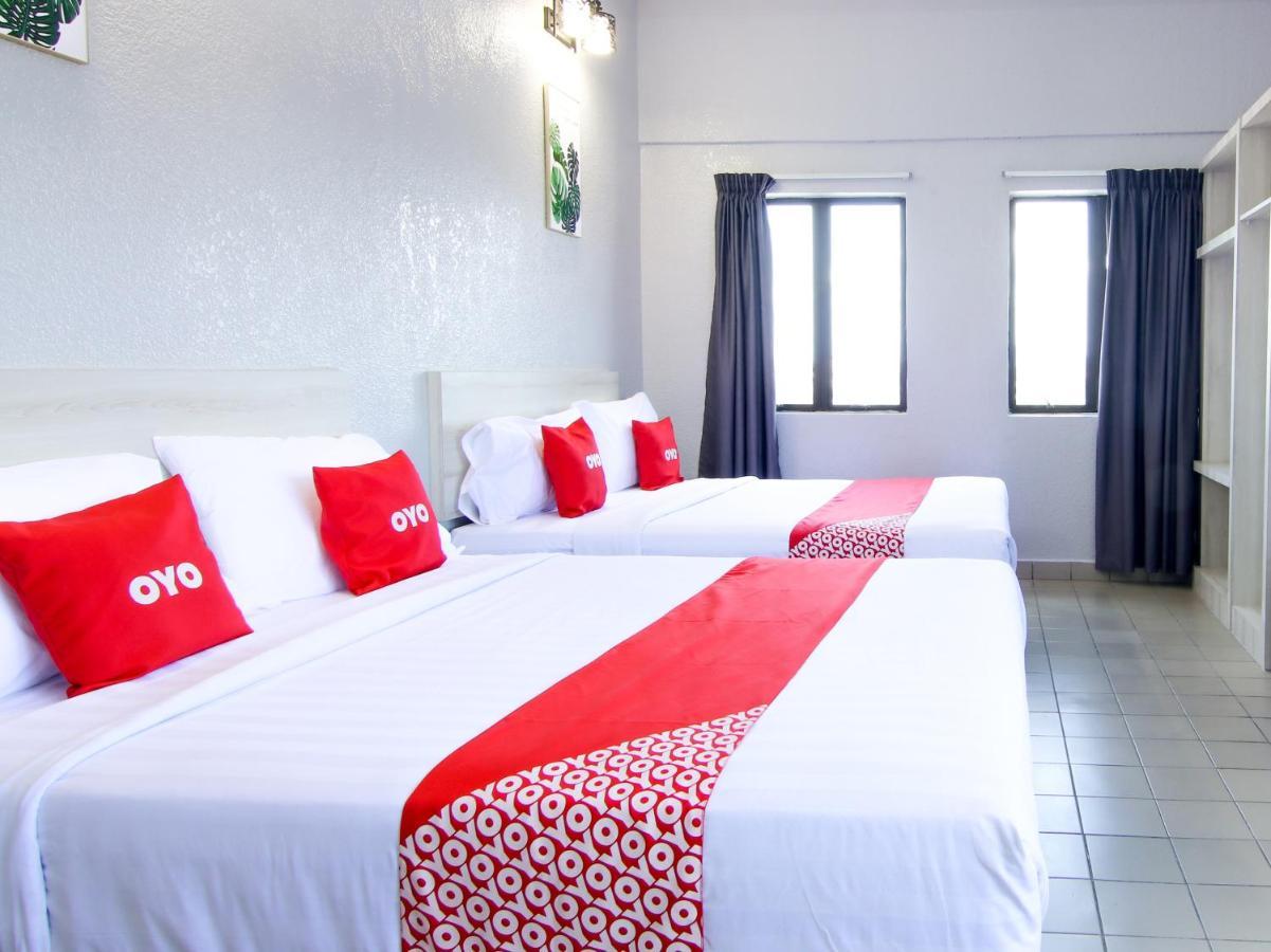 Oyo 89846 Lotus Inn Hotel Malacca Екстериор снимка