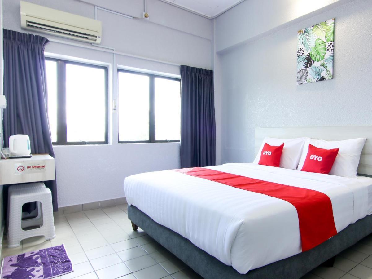 Oyo 89846 Lotus Inn Hotel Malacca Екстериор снимка