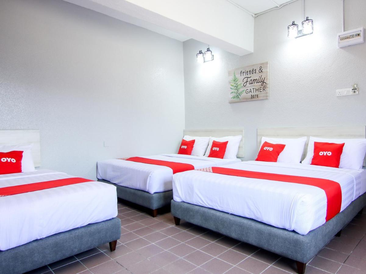 Oyo 89846 Lotus Inn Hotel Malacca Екстериор снимка